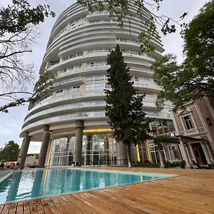 luxury-apartment-with-pool.hotelsmendoza.com/